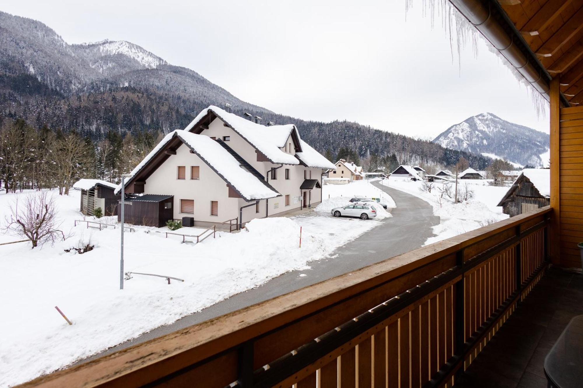 Waterfall Apartment - Cozy Mountain Retreat クランスカゴーラ エクステリア 写真